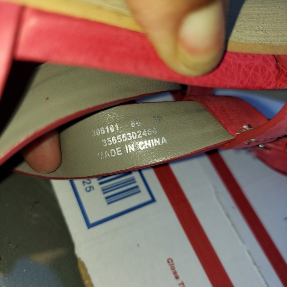 Size 39 ECCO Red 3inch heels - Picture 3 of 13